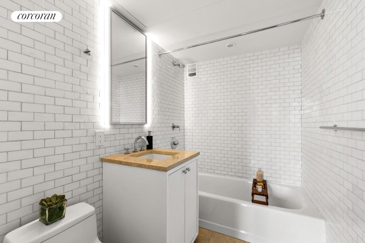 Photo for Manhattan House - 200 East 66th Street Condominium in Upper East Side, Manhattan