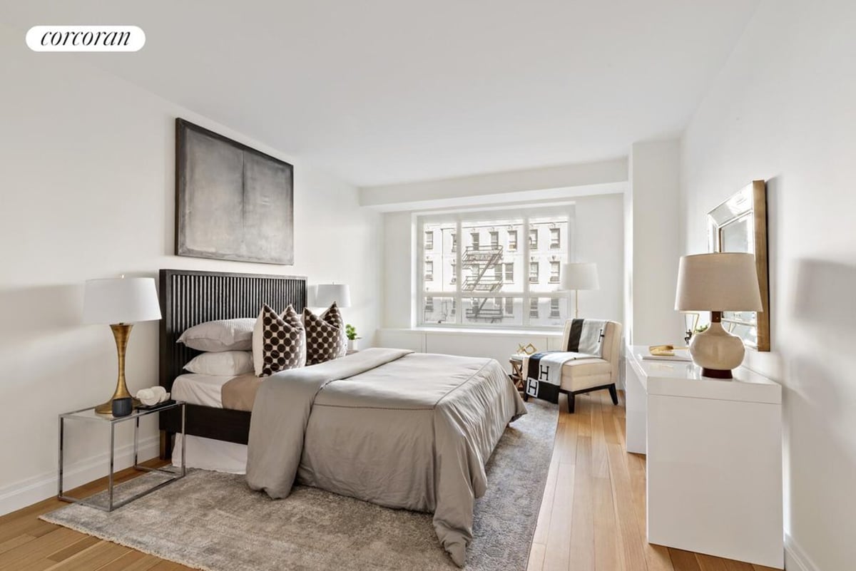 Photo for Manhattan House - 200 East 66th Street Condominium in Upper East Side, Manhattan