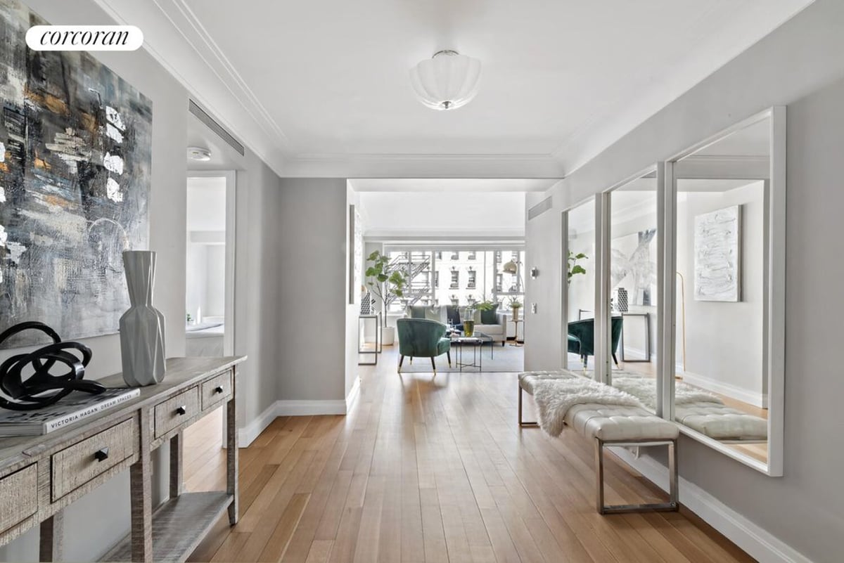 Photo for Manhattan House - 200 East 66th Street Condominium in Upper East Side, Manhattan