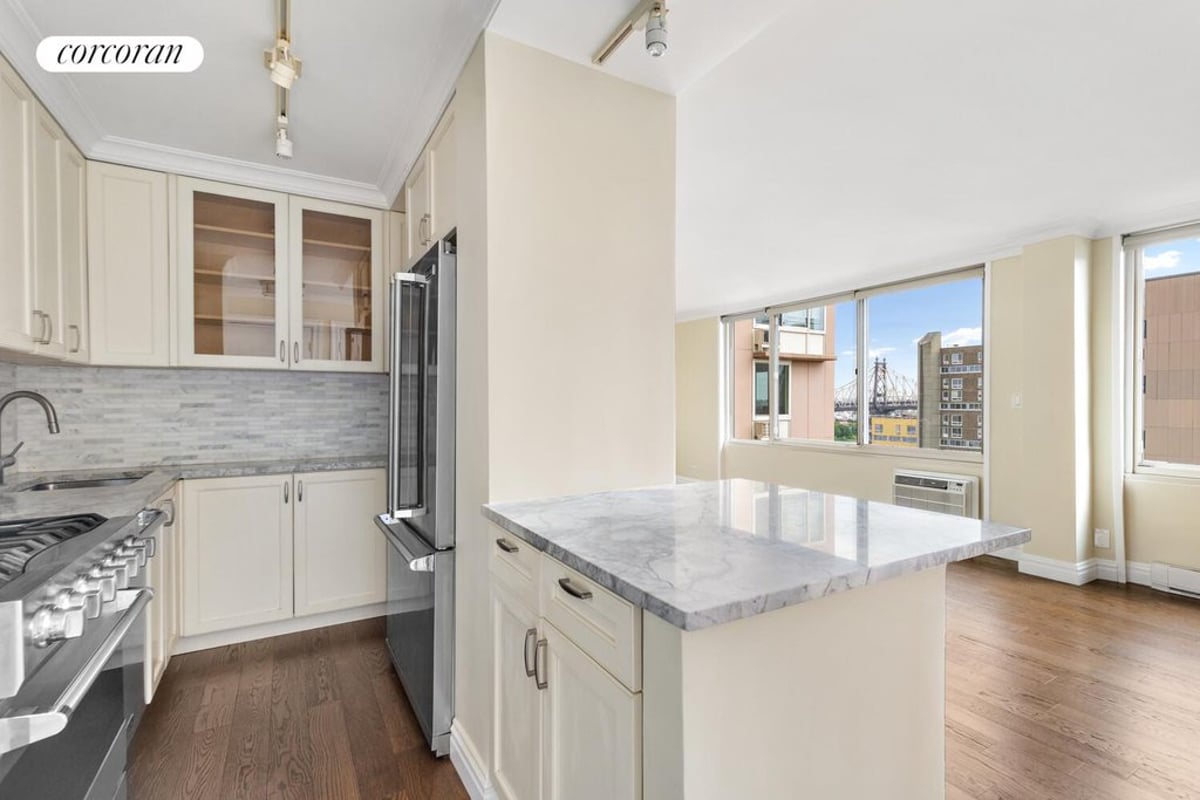 Photo for Island House - 555 Main Street Condominium in Roosevelt Island, Manhattan