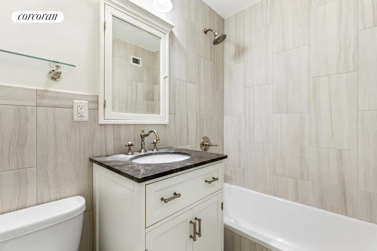 Photo for Island House - 555 Main Street Condominium in Roosevelt Island, Manhattan