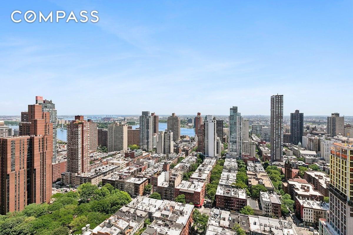 Photo for The Monarch - 200 East 89th Street Condominium in Upper East Side, Manhattan