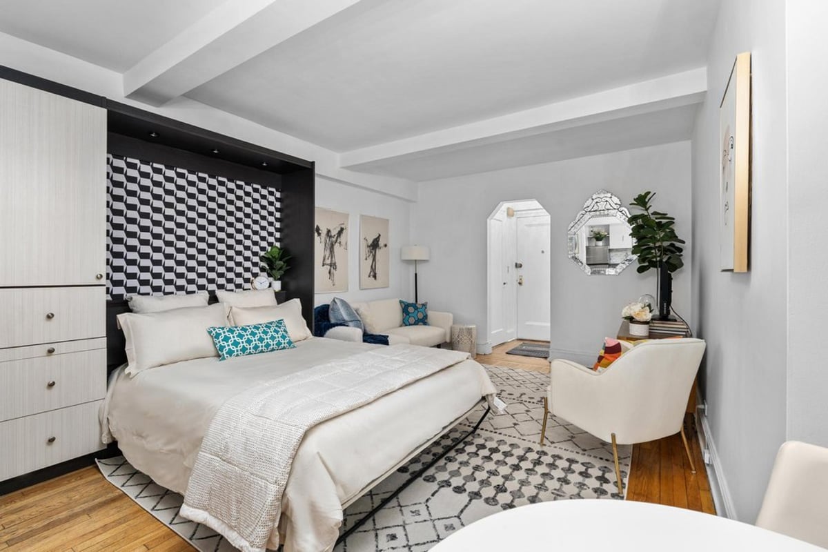 Photo for 300 West 23rd Street - 300 West 23rd Street Condominium in Chelsea, Manhattan