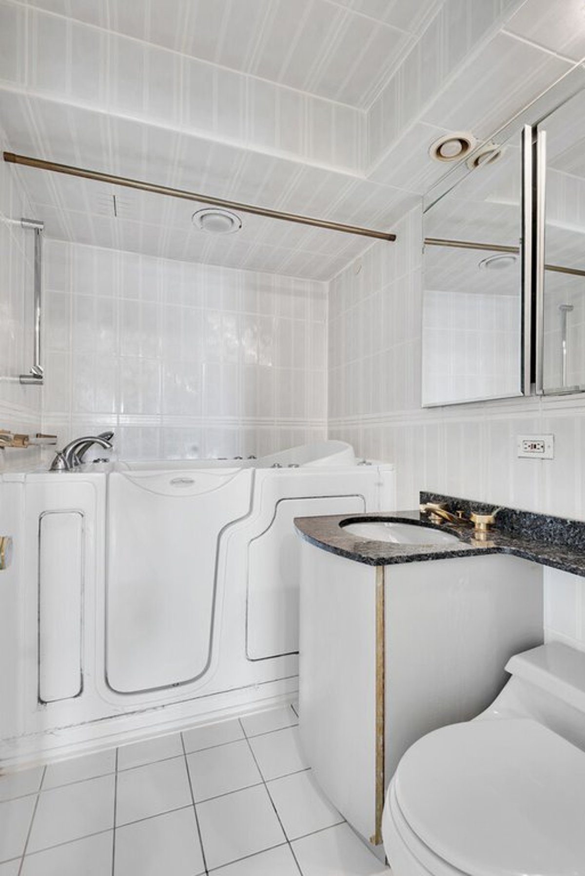 Photo for Lincoln Towers - 150 West End Avenue Condominium in Upper West Side, Manhattan