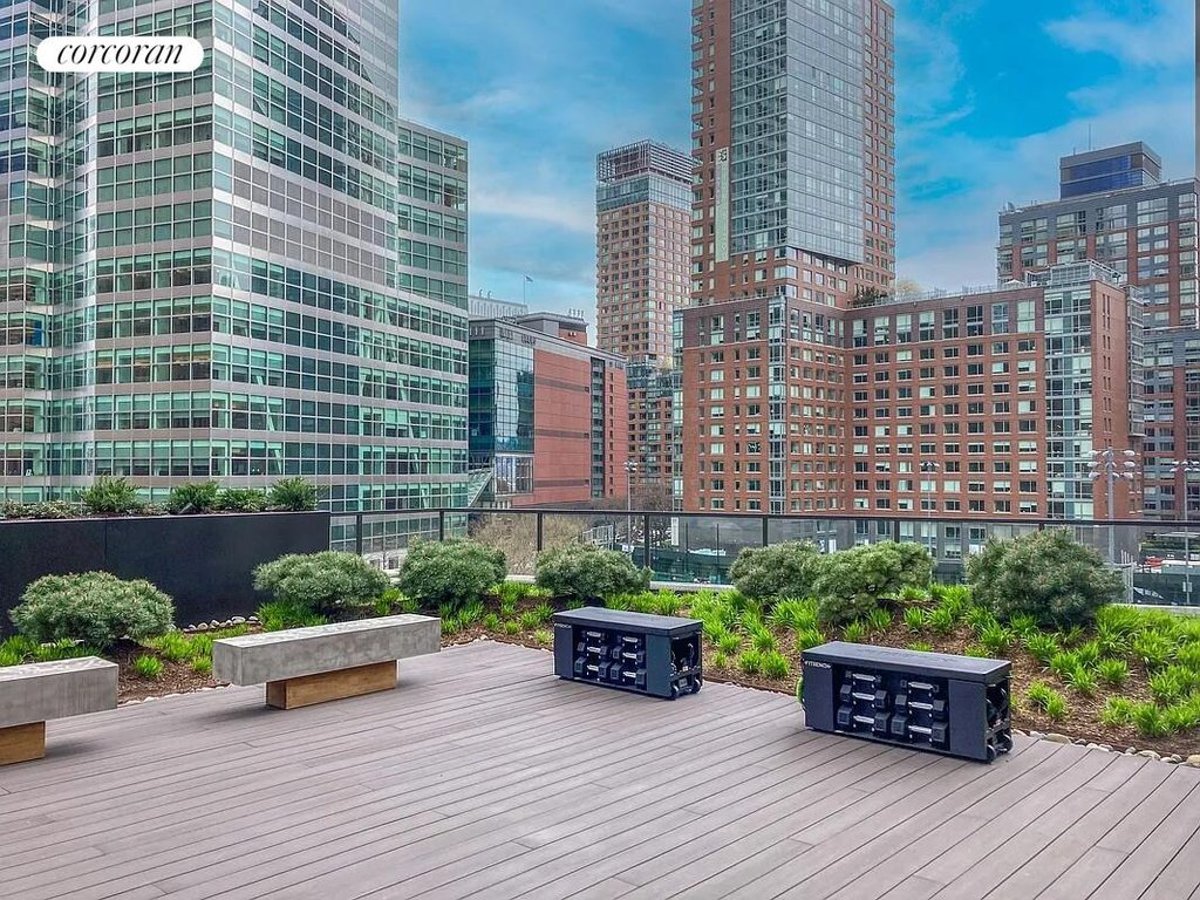 Photo for 101 Warren - 99 Warren Street And 101 Warren Street Condominium in Tribeca, Manhattan