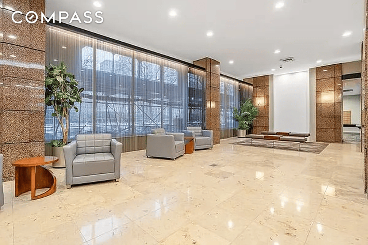 Photo for Lincoln Towers - 185 West End Avenue Condominium in Upper West Side, Manhattan