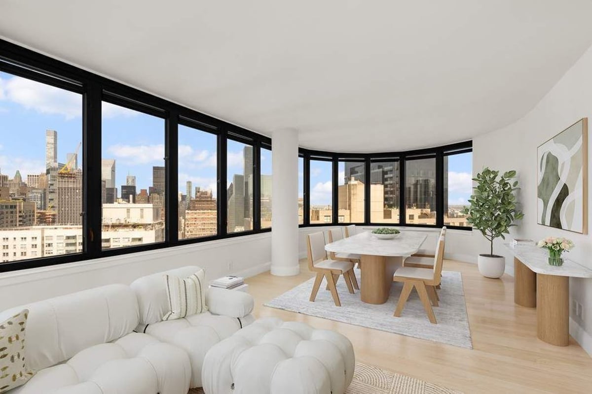 Photo for The Corinthian - 330 East 38th Street Condominium in Murray Hill, Manhattan