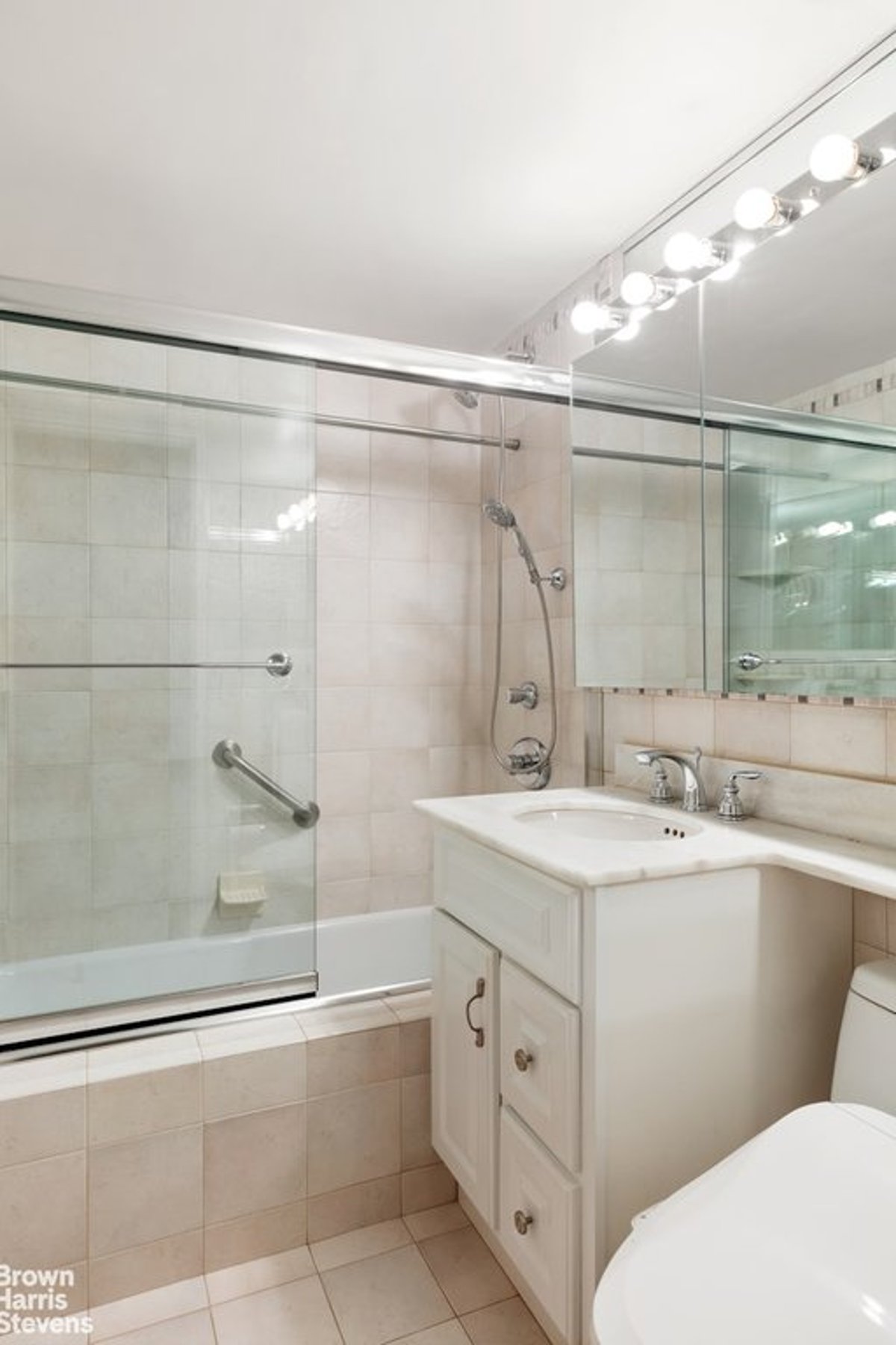 Photo for 525 East 86th Street - 525 East 86th Street Cooperative in Upper East Side, Manhattan