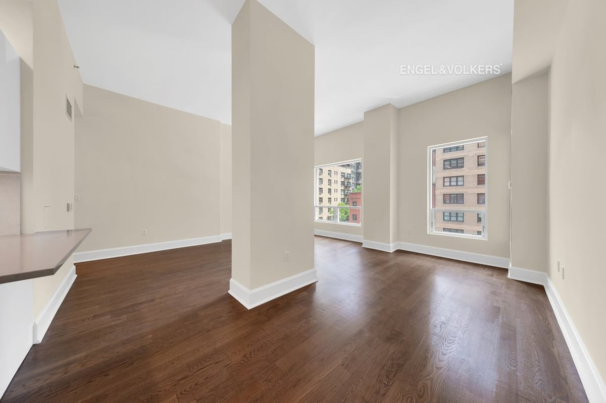 Photo for The Alexander - 250 East 49th Street Condominium in Midtown East, Manhattan