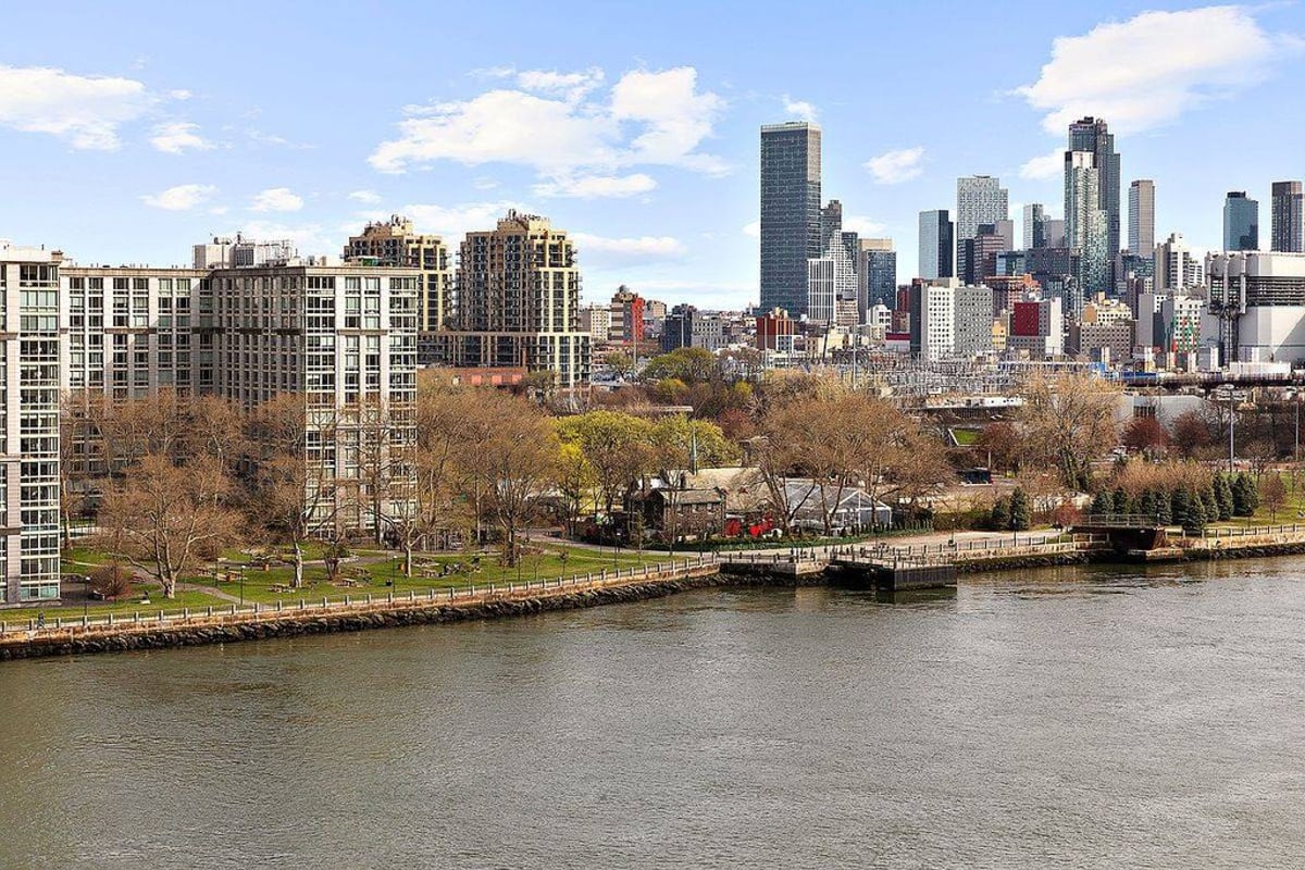 Photo for 45 East End Avenue - 45 East End Avenue Cooperative in Upper East Side, Manhattan