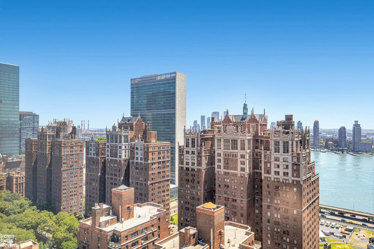 Photo for The Churchill - 300 East 40th Street Condominium in Turtle Bay, Manhattan