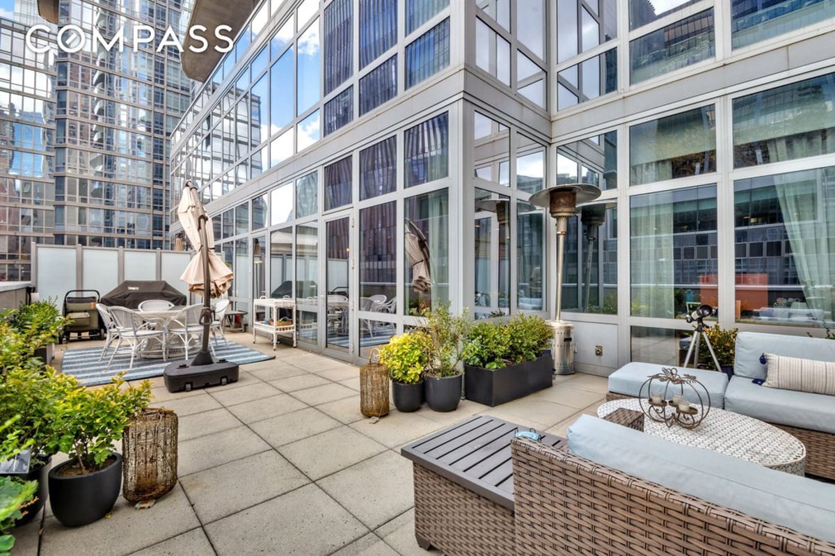 Photo for Element - 555 West 59th Street Condominium in Midtown West, Manhattan