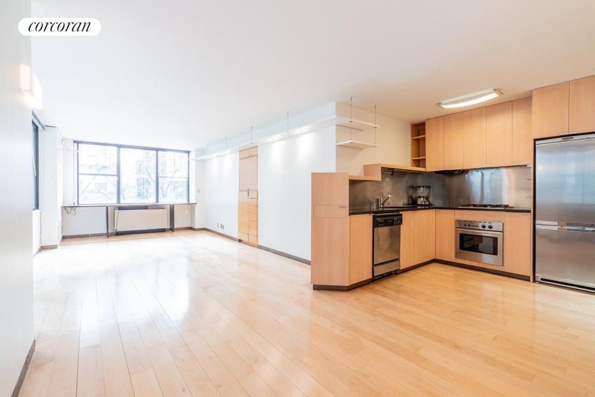 Photo for The Delegate - 301 East 45th Street Condominium in Midtown East, Manhattan