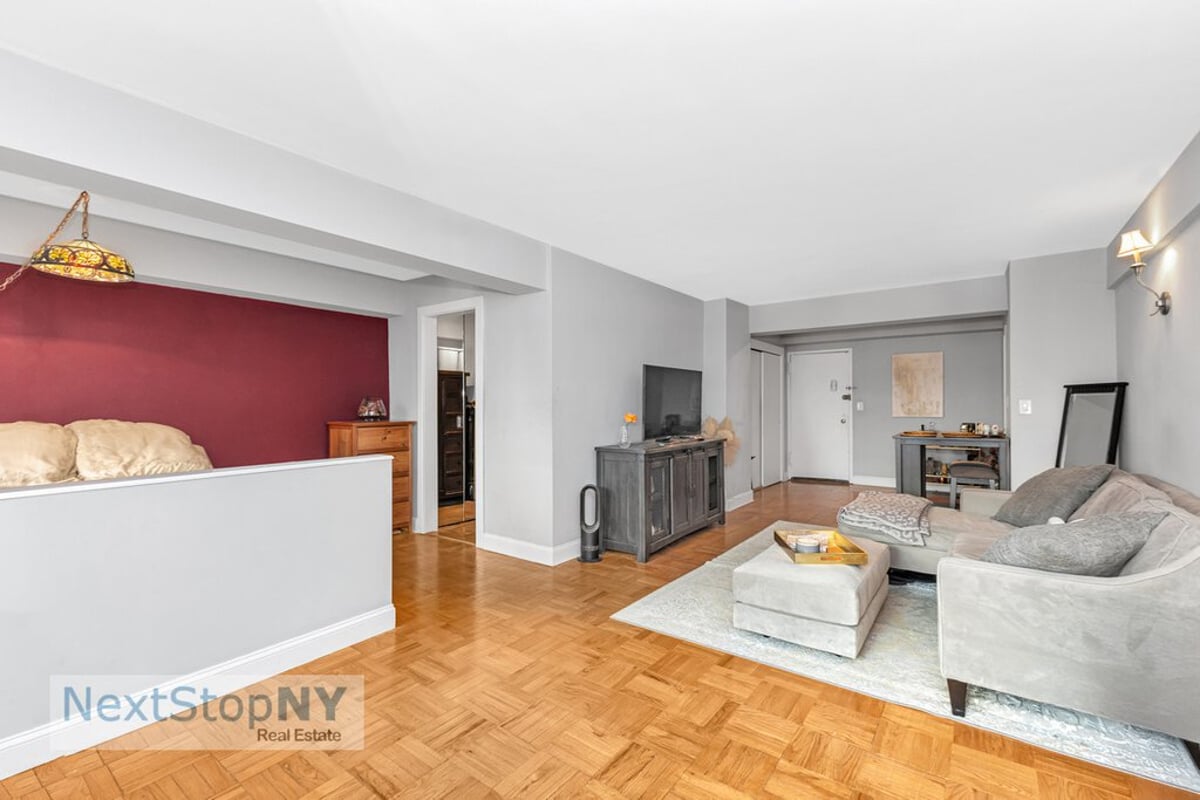 Photo for The Sutton East - 345 East 56th Street Condominium in Midtown East, Manhattan