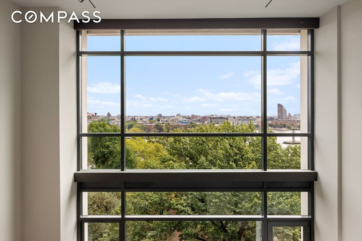 Photo for 170 East End Avenue - 170 East End Avenue Condominium in Upper East Side, Manhattan