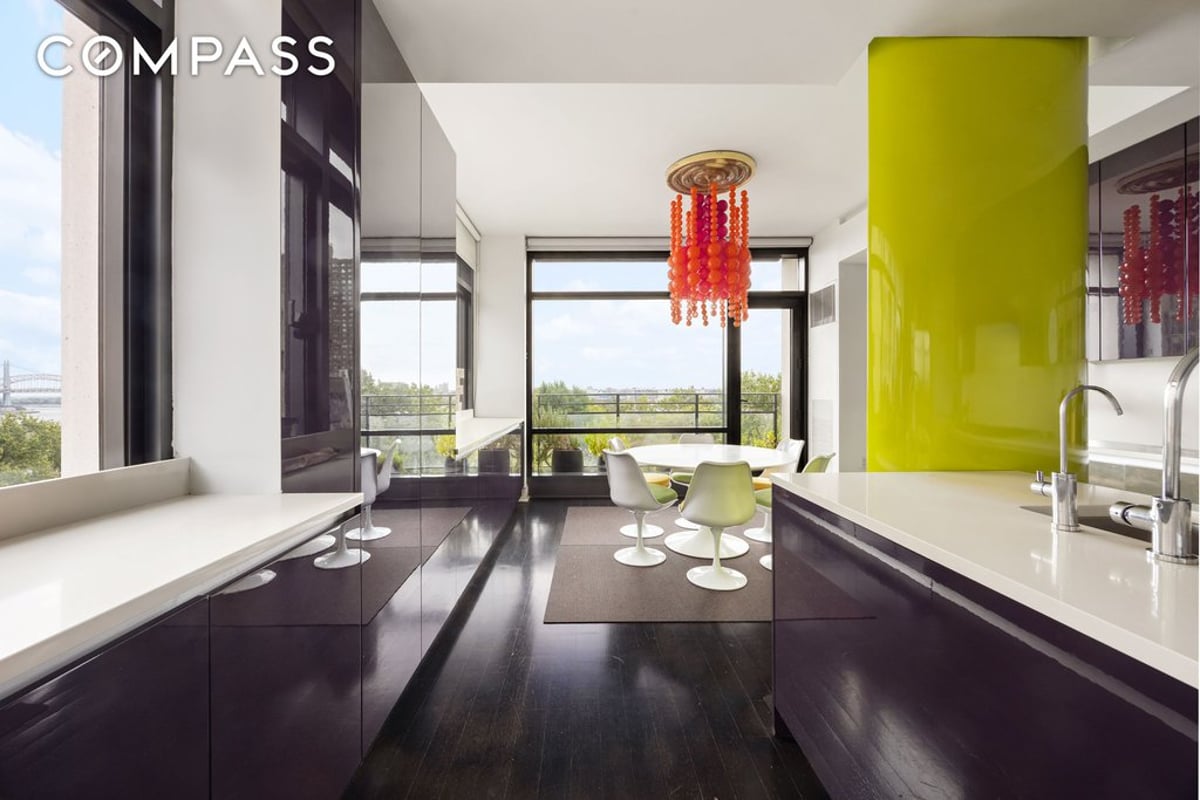 Photo for 170 East End Avenue - 170 East End Avenue Condominium in Upper East Side, Manhattan