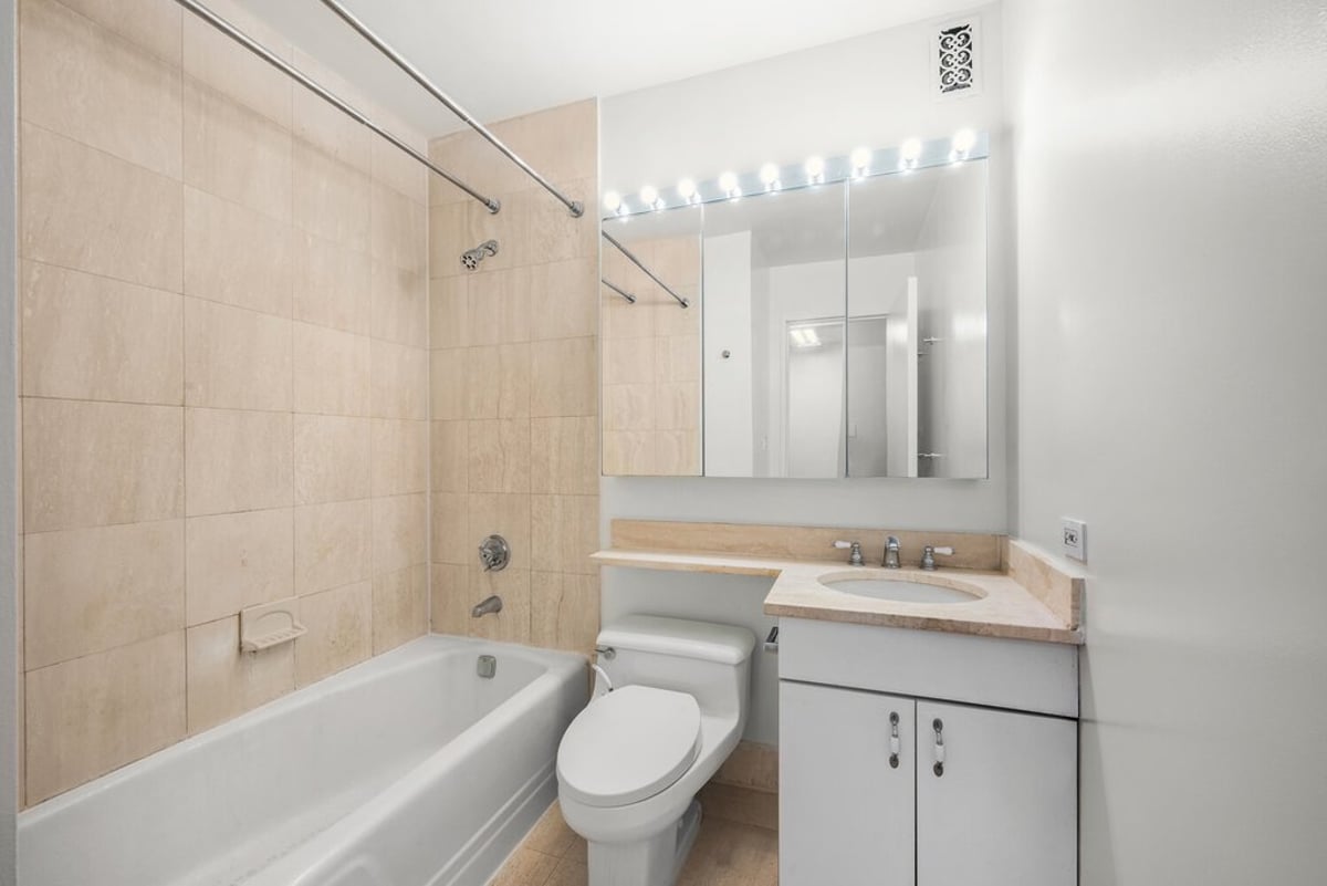 Photo for Hudson View West - 300 Albany Street Condominium in Battery Park City, Manhattan