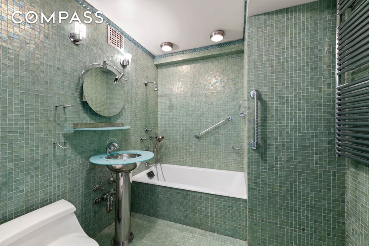 Photo for 1025 5th Avenue - 1025 Fifth Avenue Cooperative in Upper East Side, Manhattan