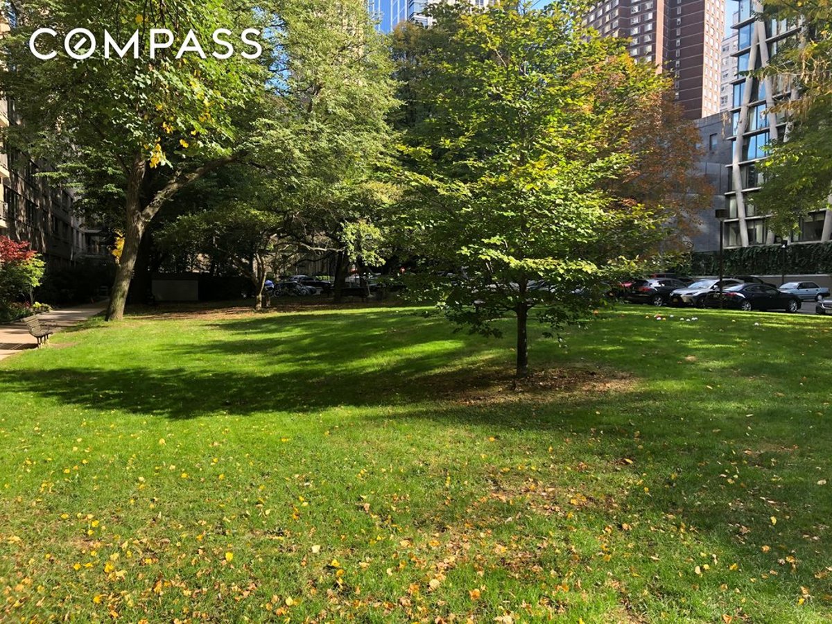 Photo for Lincoln Towers - 140 West End Avenue Condominium in Upper West Side, Manhattan