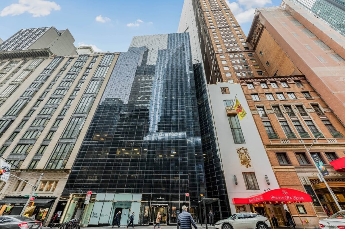 Photo for Metropolitan Tower - 146 West 57th Street Condominium in Midtown, Manhattan