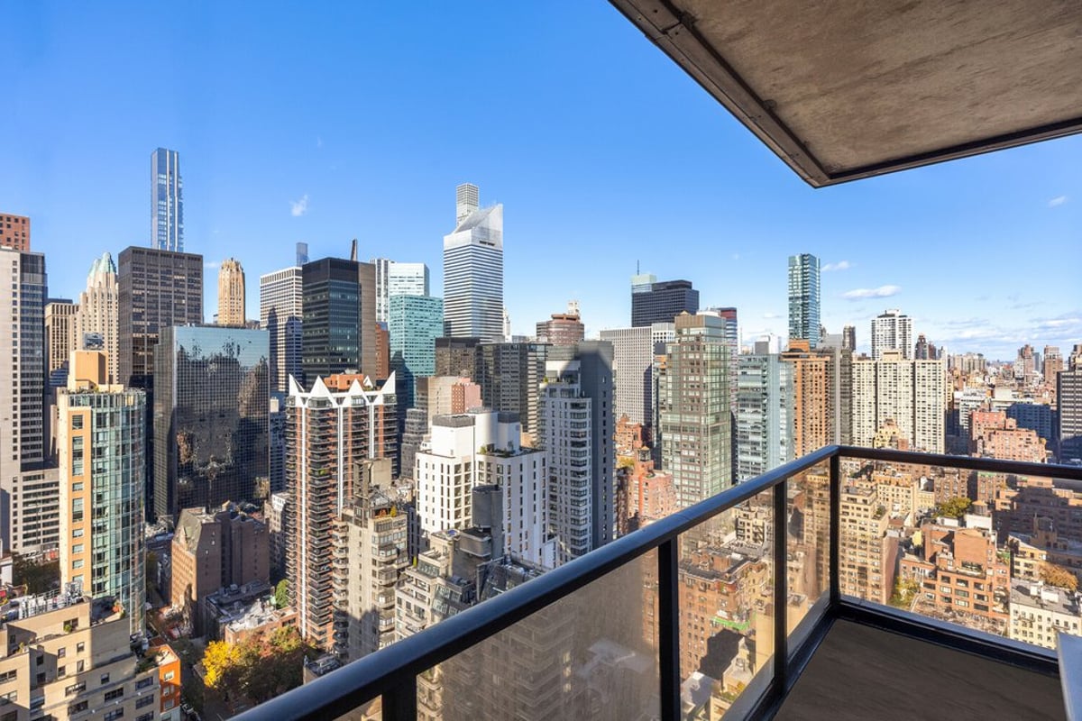 Photo for 100 United Nations Plaza - 100  United Nations Plaza Condominium in Midtown East, Manhattan