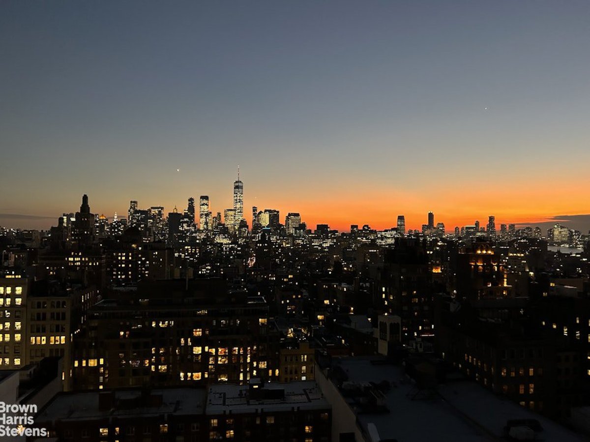 Photo for Grosvenor House - 22 West 15th Street Condominium in Greenwich Village, Manhattan