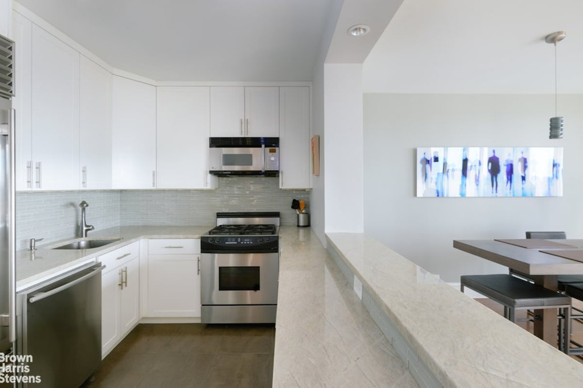 Photo for Grosvenor House - 22 West 15th Street Condominium in Greenwich Village, Manhattan