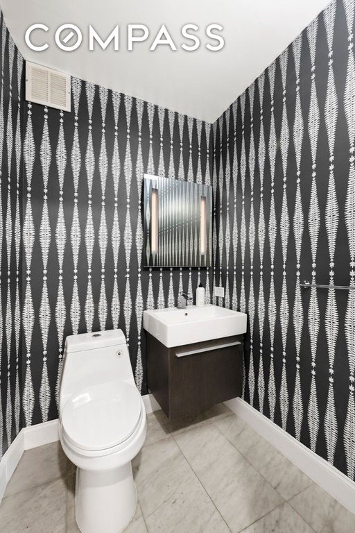 Photo for The Corinthian - 330 East 38th Street Condominium in Murray Hill, Manhattan