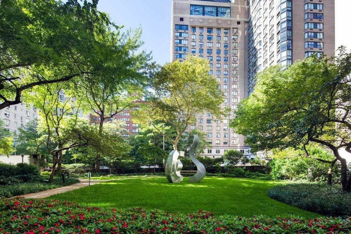 Photo for Manhattan House - 200 East 66th Street Condominium in Upper East Side, Manhattan