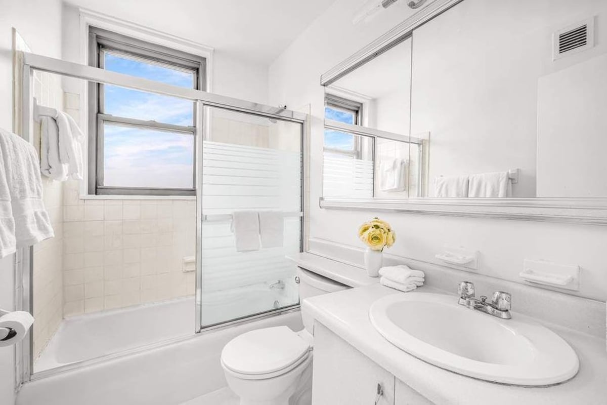 Photo for 444 East 86th Street - 444 East 86th Street Cooperative in Upper East Side, Manhattan