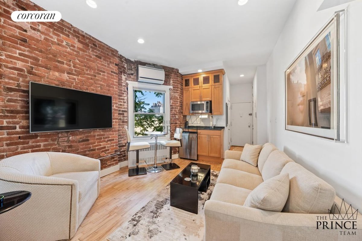 Photo for 77 Perry Street - 77 Perry Street Cooperative in West Village, Manhattan