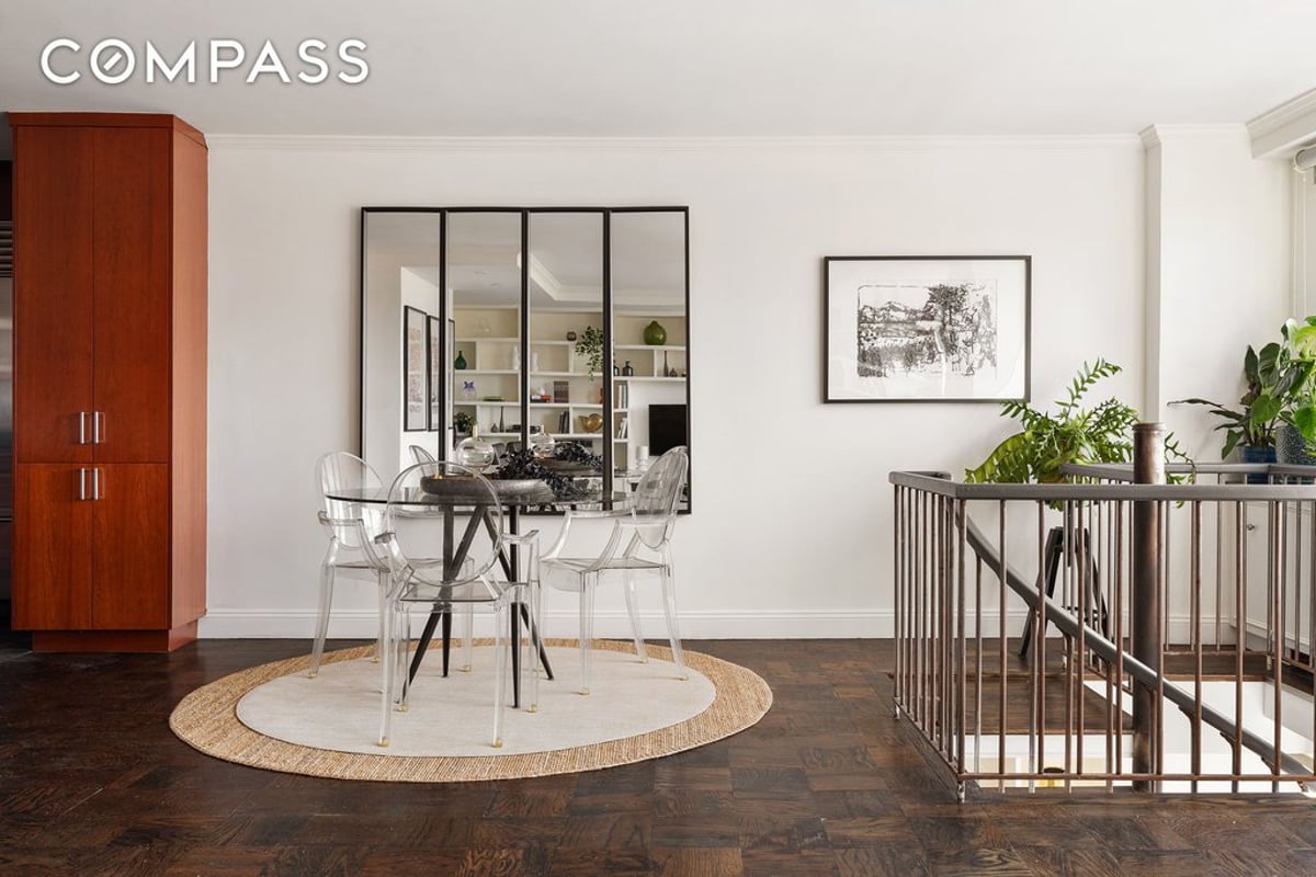 Photo for London Towne House - 360 West 22nd Street Condominium in Chelsea, Manhattan