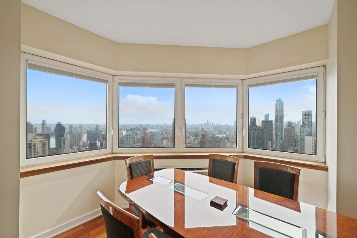 Photo for 425 Fifth Avenue - 425 Fifth Avenue Condominium in Murray Hill, Manhattan