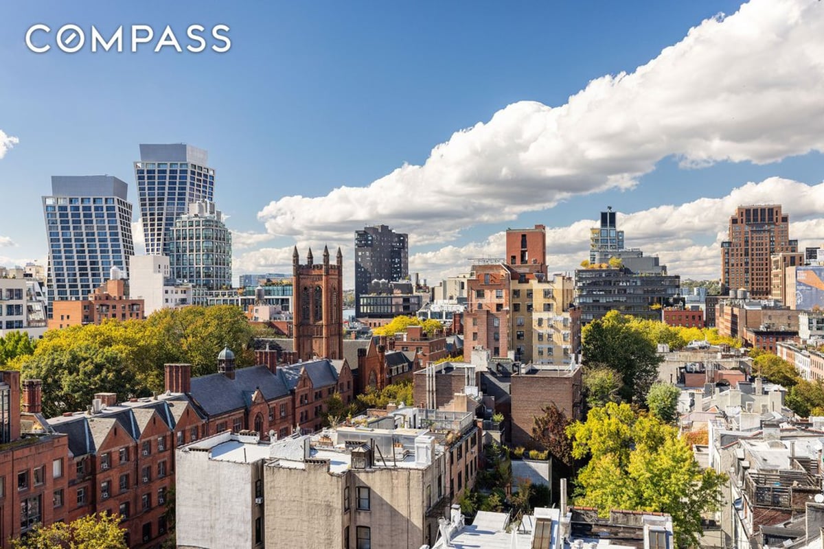 Photo for London Towne House - 360 West 22nd Street Condominium in Chelsea, Manhattan