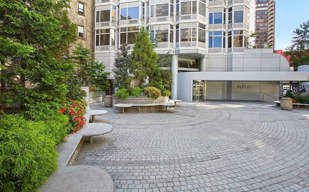 Photo for The Future Condominium - 200 East 32nd Street Condominium in Murray Hill, Manhattan