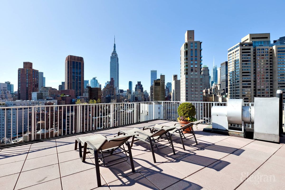 Photo for The Murray Hill Crescent - 225 East 36th Street Cooperative in Murray Hill, Manhattan