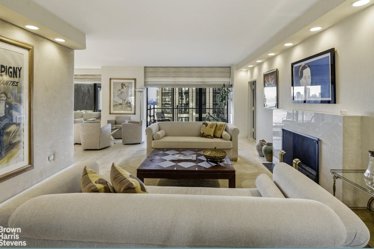 Photo for The Sovereign - 425 East 58th Street Cooperative in Sutton Place, Manhattan