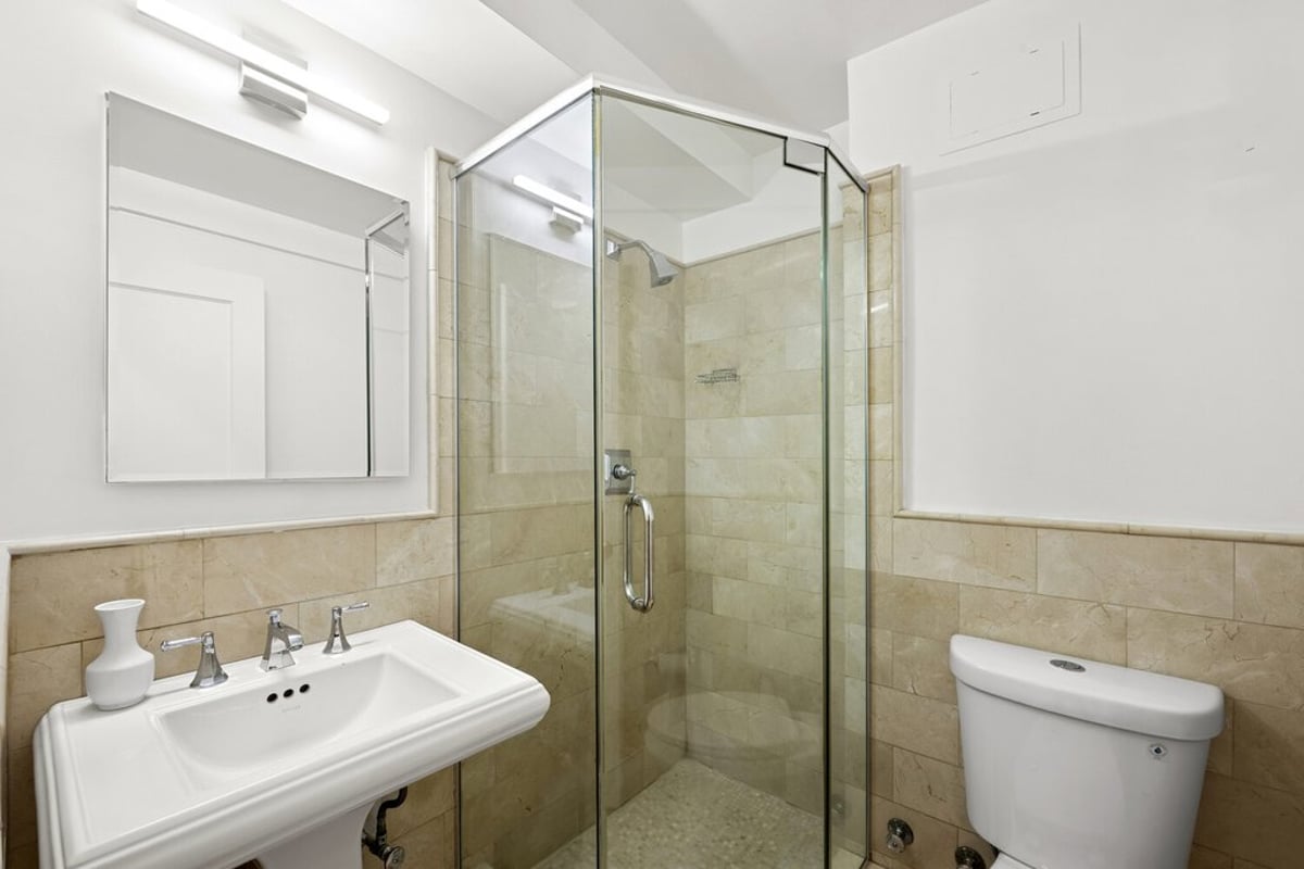 Photo for Lex 54 - 135 East 54th Street Condominium in Midtown East, Manhattan