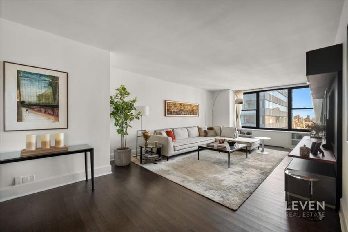 Photo for The Galleria - 117 East 57th Street Condominium in Midtown East, Manhattan