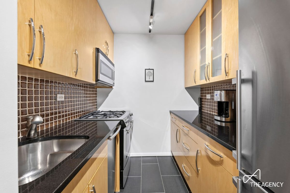 Photo for Lincoln Towers - 180 West End Avenue Condominium in Upper West Side, Manhattan