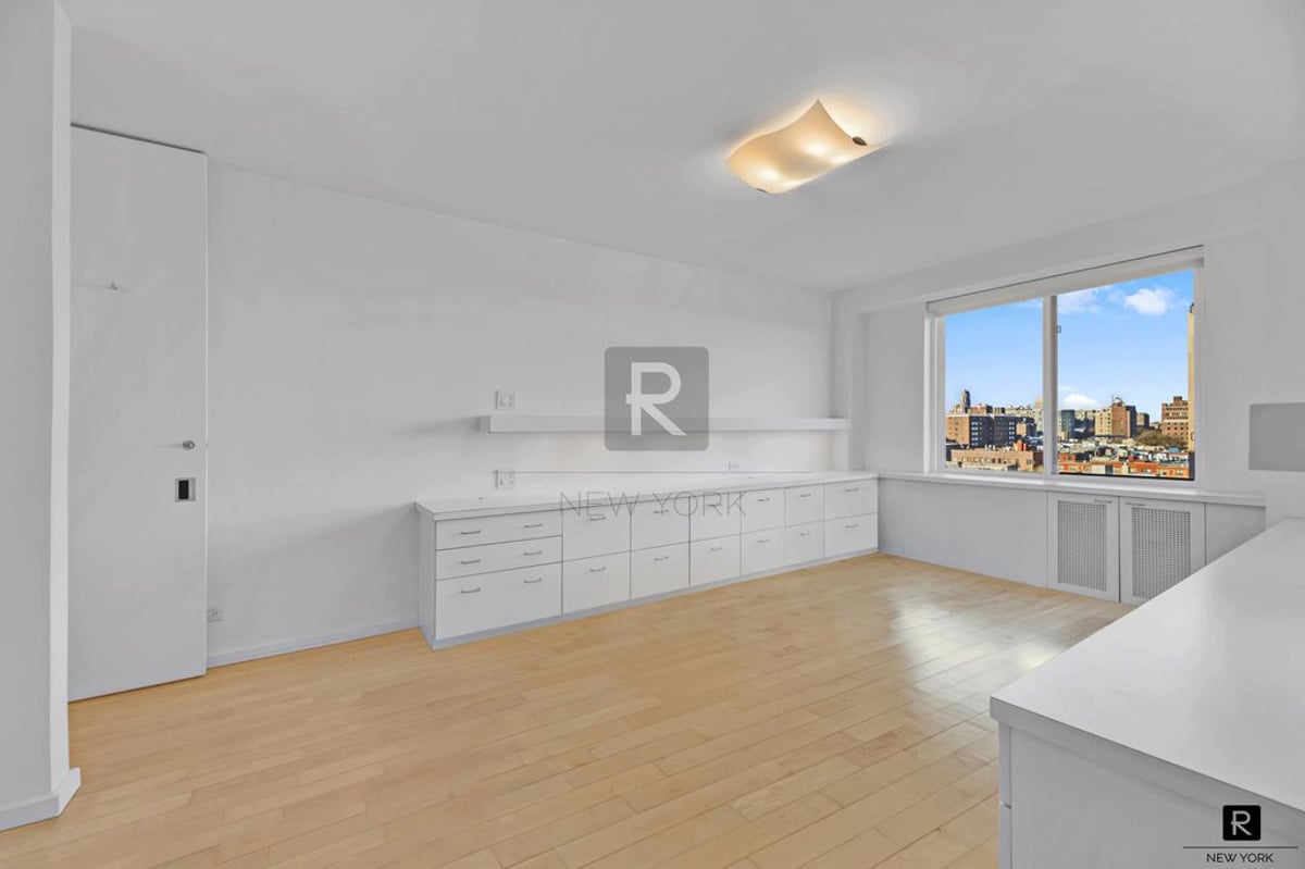 Photo for CPW Towers - 400 Central Park West Condominium in Upper West Side, Manhattan