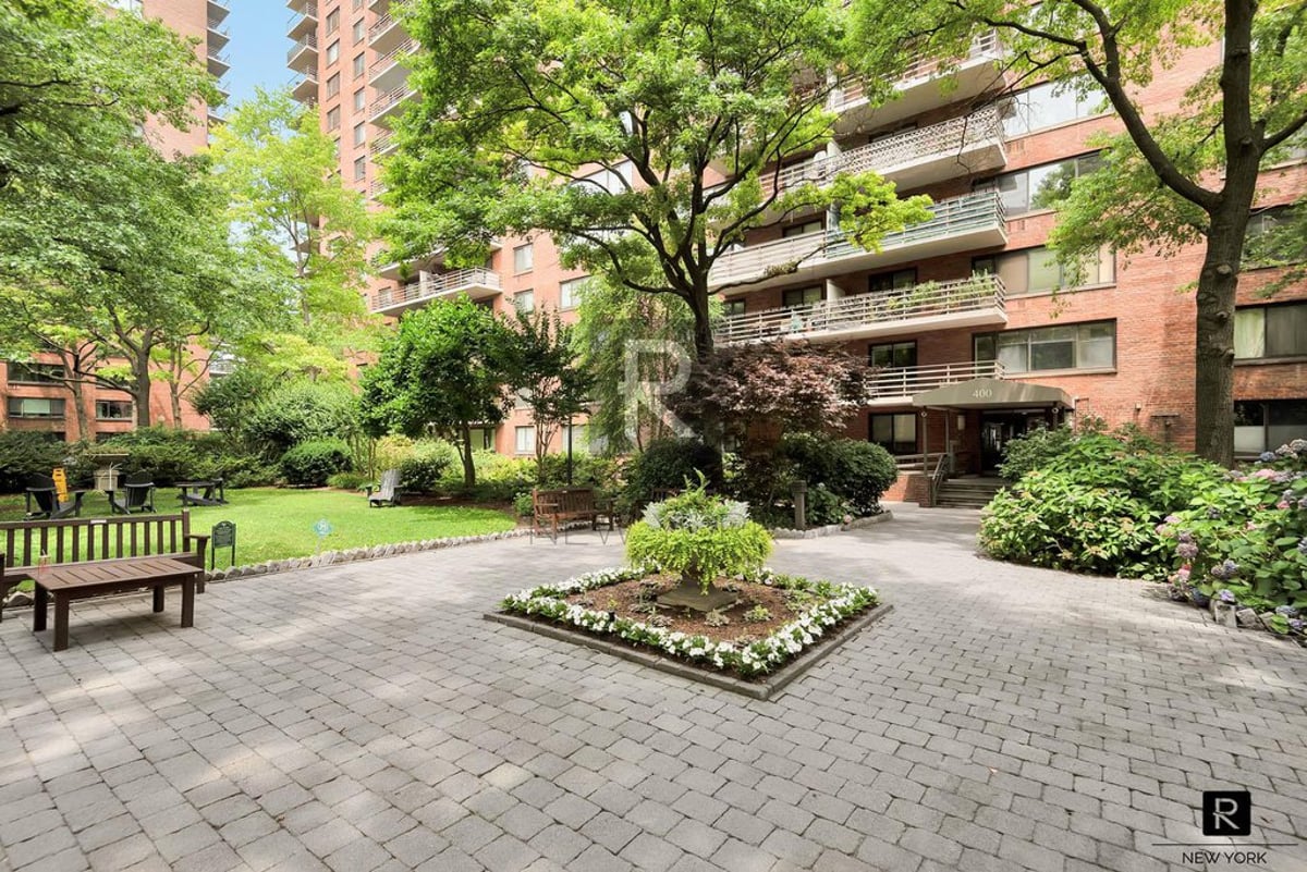 Photo for CPW Towers - 400 Central Park West Condominium in Upper West Side, Manhattan