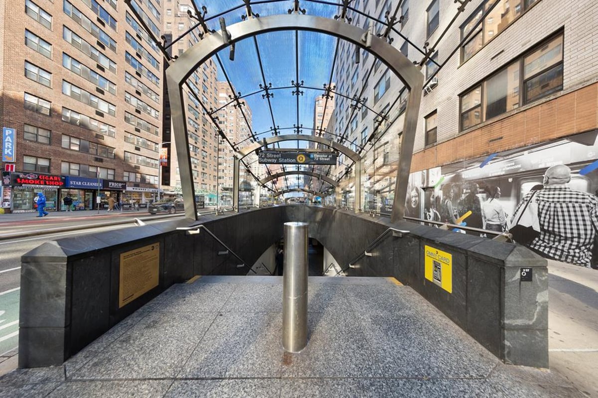 Photo for 233 East 69th Street - 233 East 69th Street Condominium in Upper East Side, Manhattan