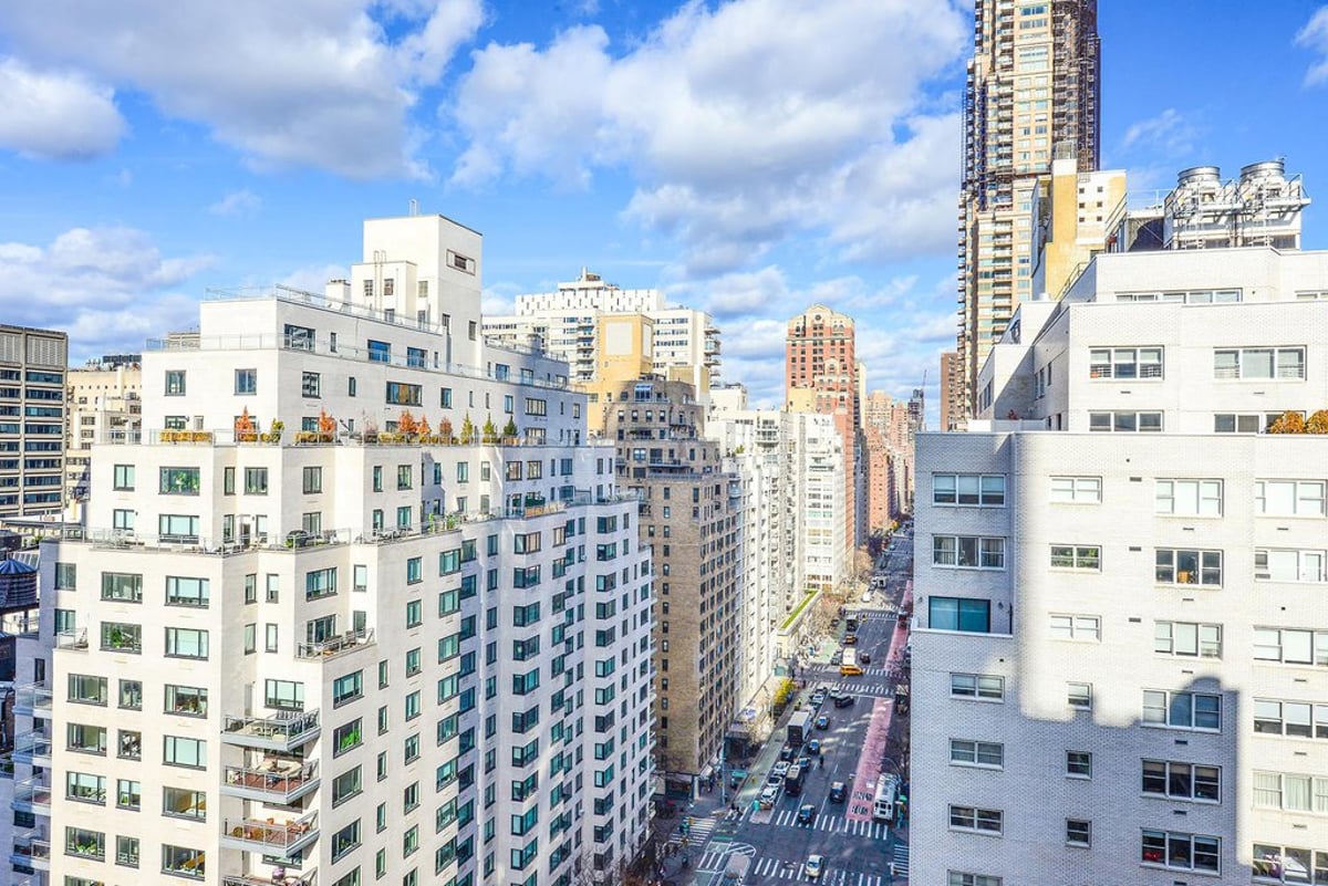 Photo for Manhattan House - 200 East 66th Street Condominium in Upper East Side, Manhattan