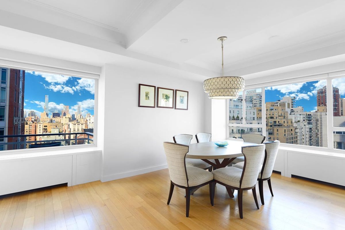 Photo for Manhattan House - 200 East 66th Street Condominium in Upper East Side, Manhattan