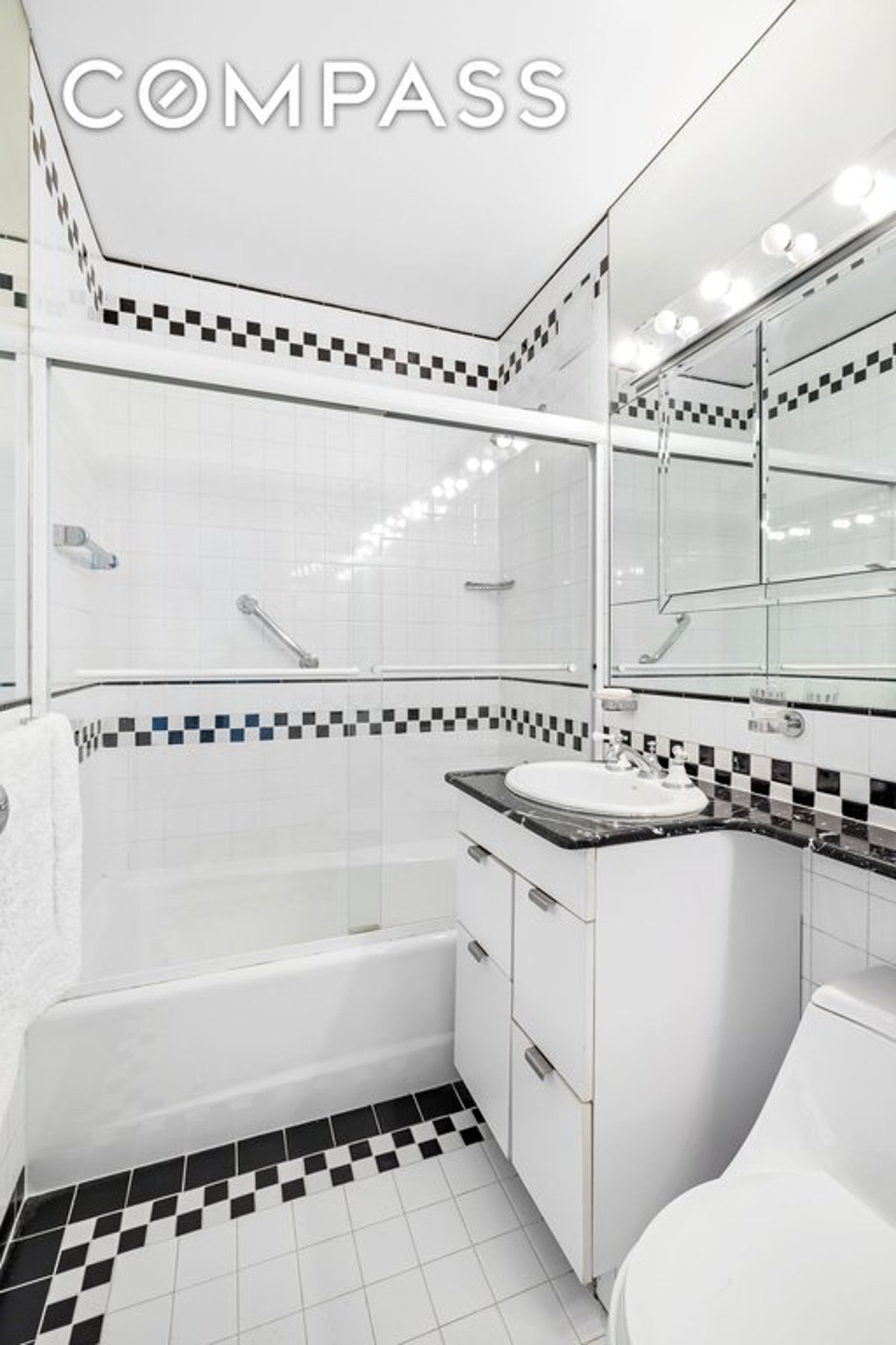 Photo for Park Towers - 201 East 17th Street Cooperative in Gramercy Park, Manhattan