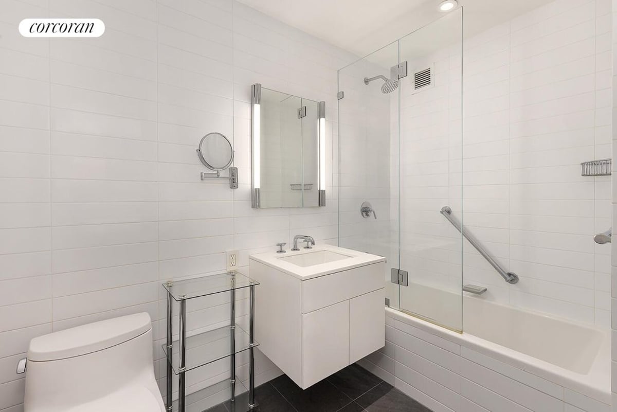 Photo for 200 East 62nd Street - 200 East 62nd Street Condominium in Upper East Side, Manhattan