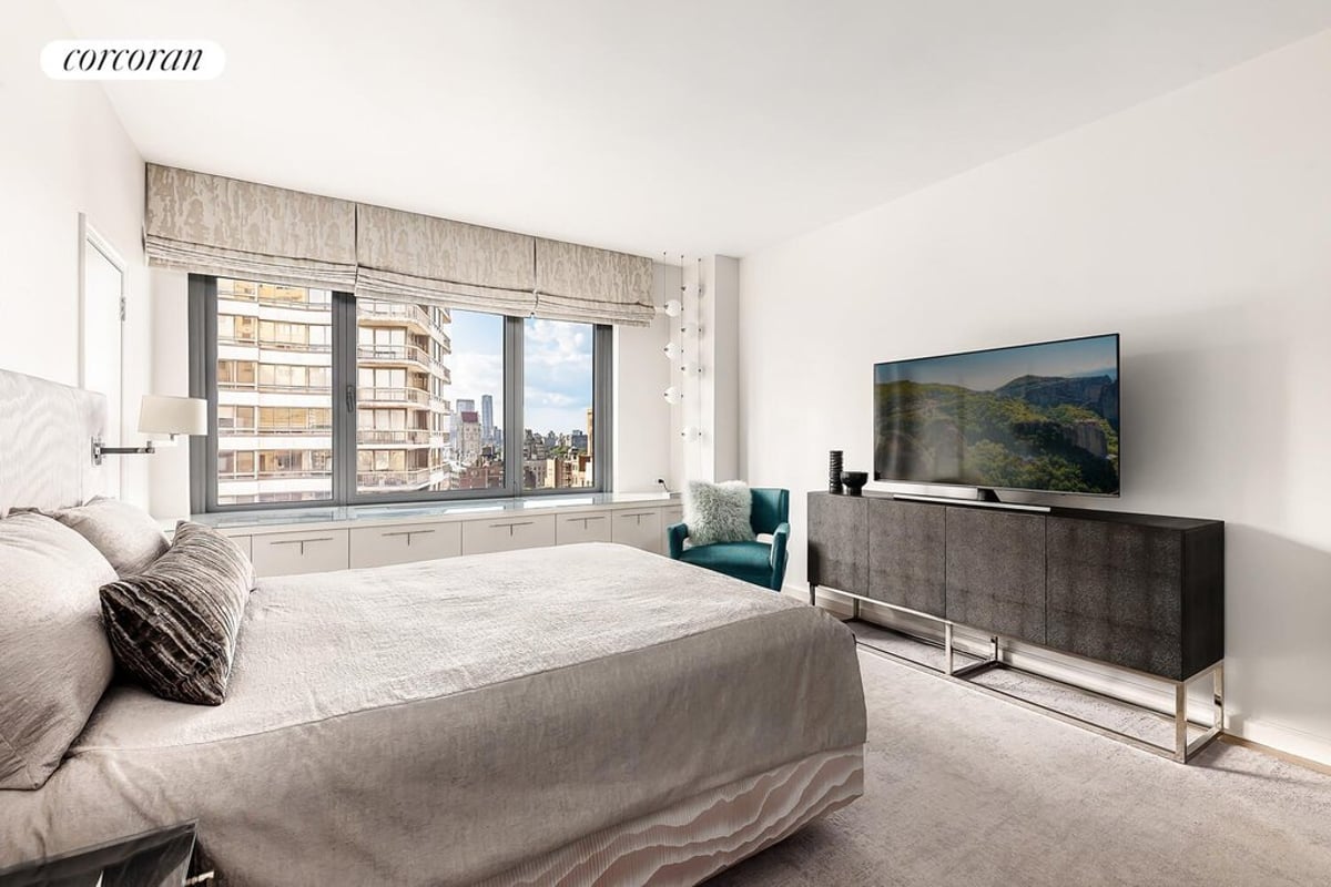 Photo for 200 East 62nd Street - 200 East 62nd Street Condominium in Upper East Side, Manhattan