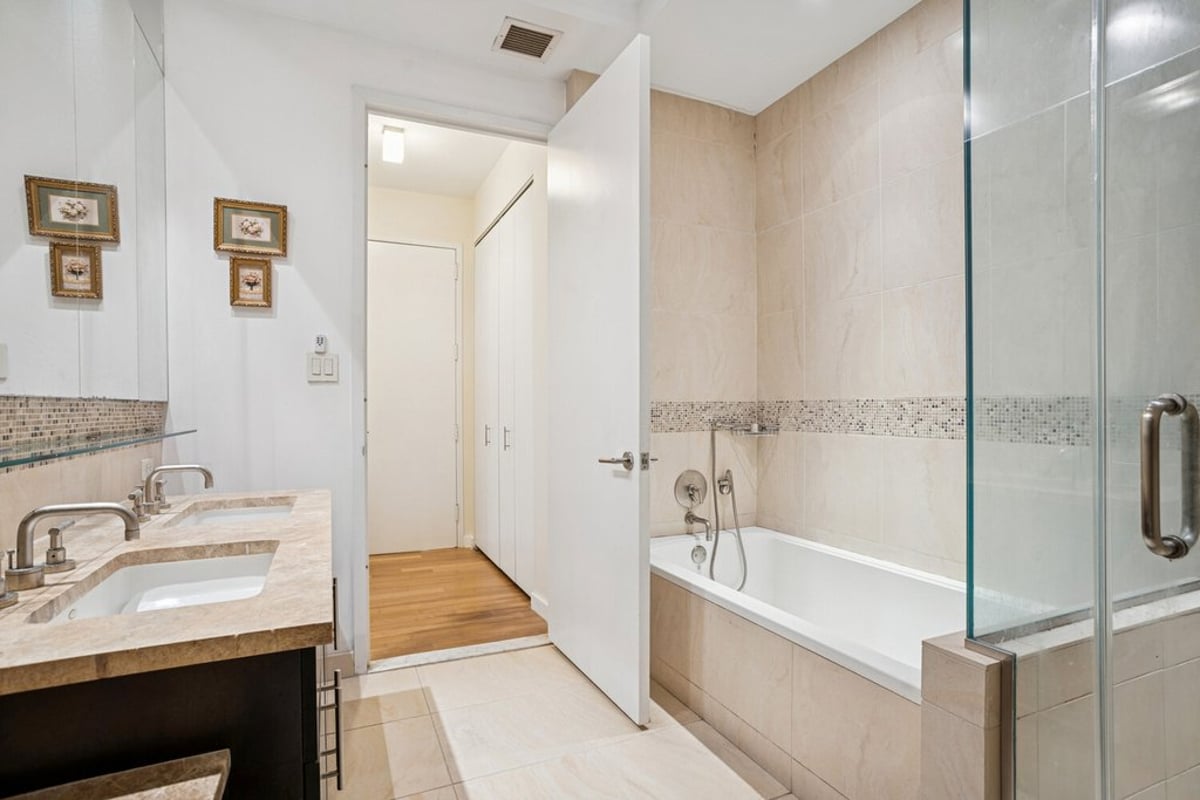 Photo for 325 Fifth Avenue - 325 Fifth Avenue Condominium in Murray Hill, Manhattan