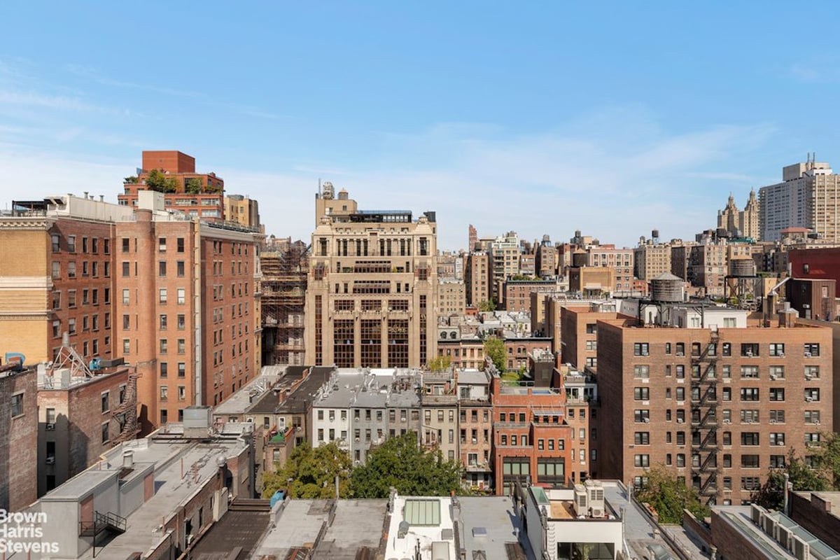 Photo for Lincoln Spencer Apartments - 140 West 69th Street Cooperative in Upper West Side, Manhattan